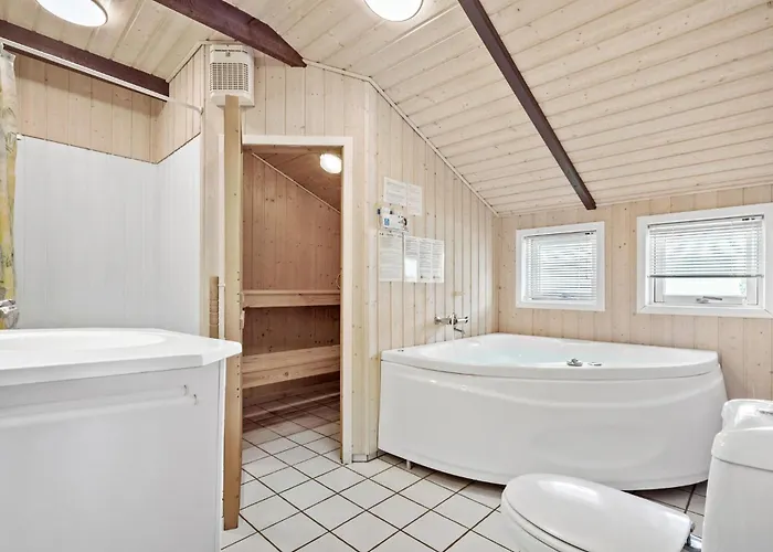 In With Sauna 펜션 Sjolund